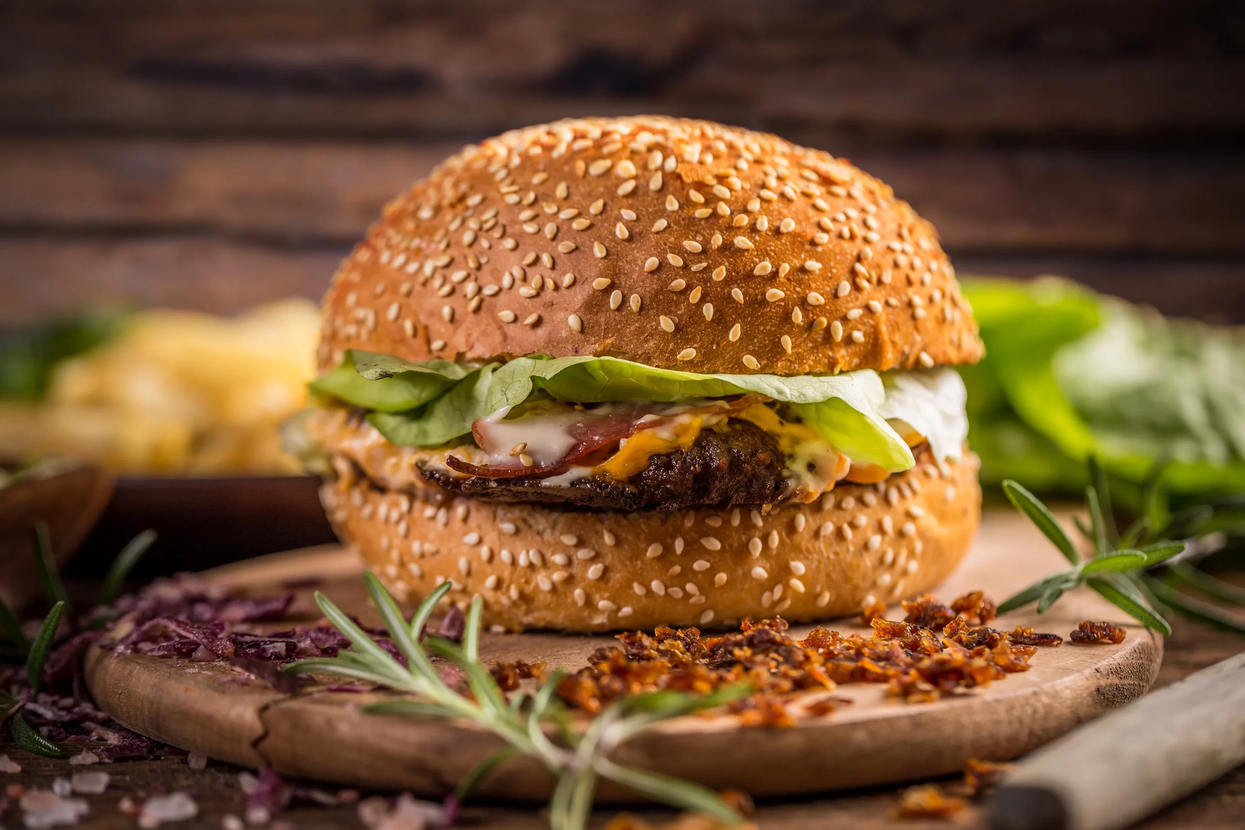 homemade-burger-2025-02-21-13-22-31-utc